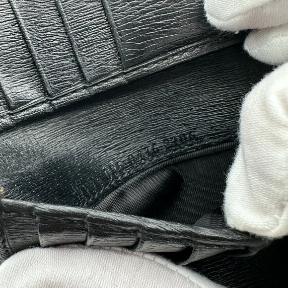 Gucci Leather Clasp Wallet - Picture 7 of 15